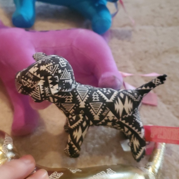 ●SOLD● Bundle Victoria Secret PINK 🐕 stuffed dogs - Picture 11 of 14